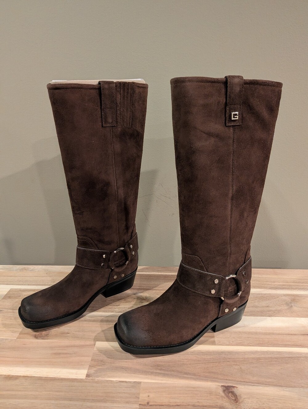 Guess Felysse Suede Dark Brown Women's 6 NWOT